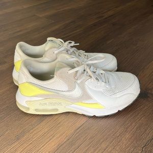 WOMEN'S NIKE AIR MAX EXCEE SNEAKERS